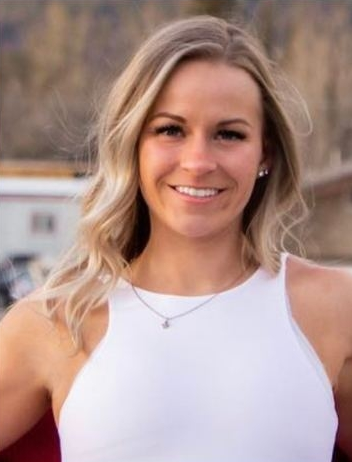 Ellie Brustkern, C.C.T. is a Certified Cryoskin Technician, PMU Artist and Microchanneling Specialist at Permanentlty Beautiful in Whitefish Montana